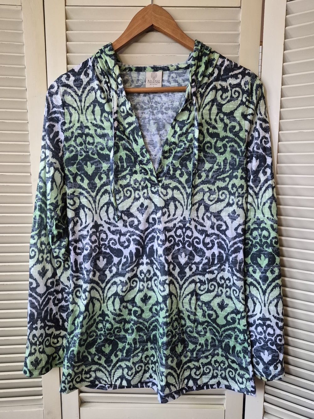 The Balance Collection By Marika Hoodie Size Large